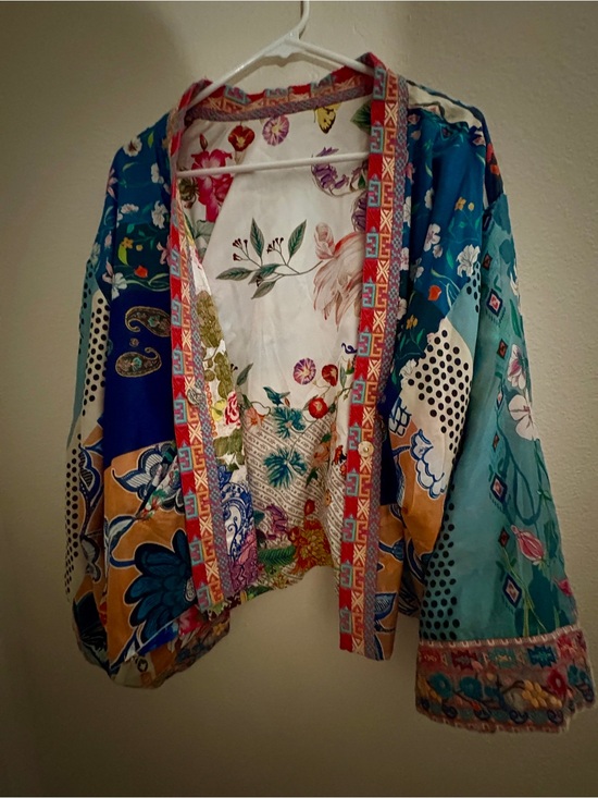 Johnny Was Jackets & Blazers - Johnny Was 100% silk REVERSIBLE kimono! Beautiful! One size. S-XL